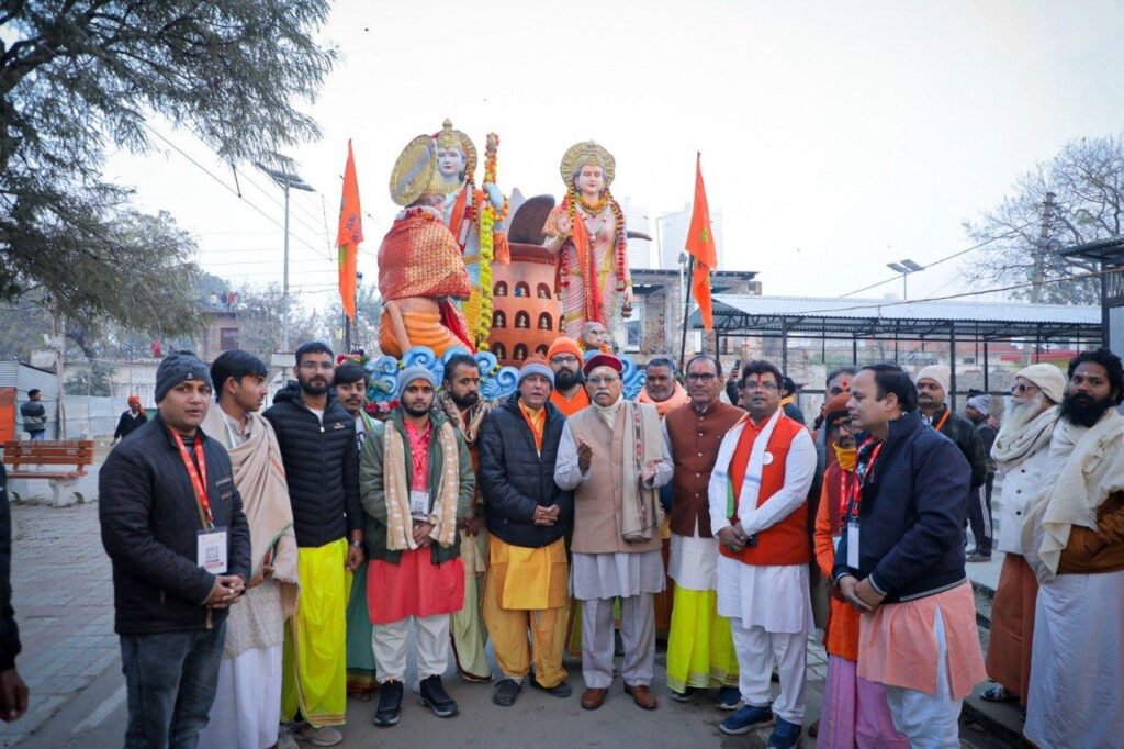 Rath Yatra — together at the rath — photo 4