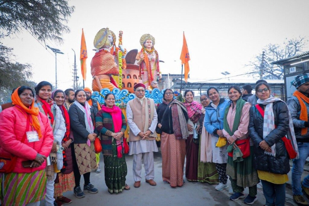 Rath Yatra — together at the rath — photo 8